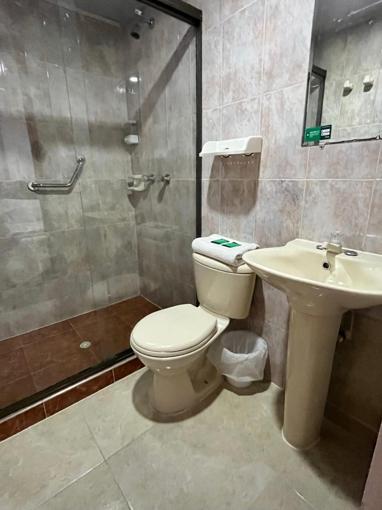 Ayenda 1032 Titas House Hotel Bogota Luaran gambar
