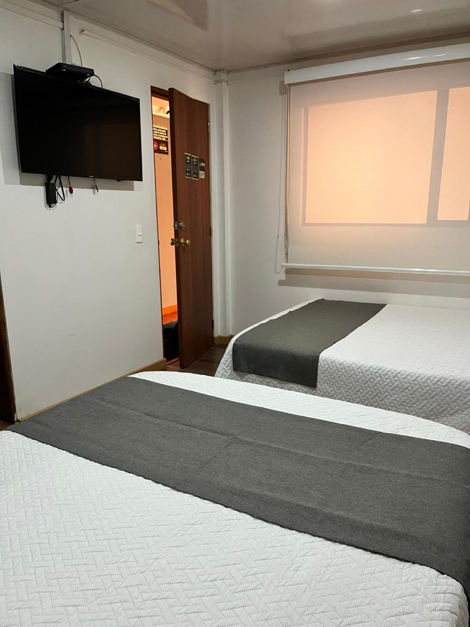 Ayenda 1032 Titas House Hotel Bogota Luaran gambar