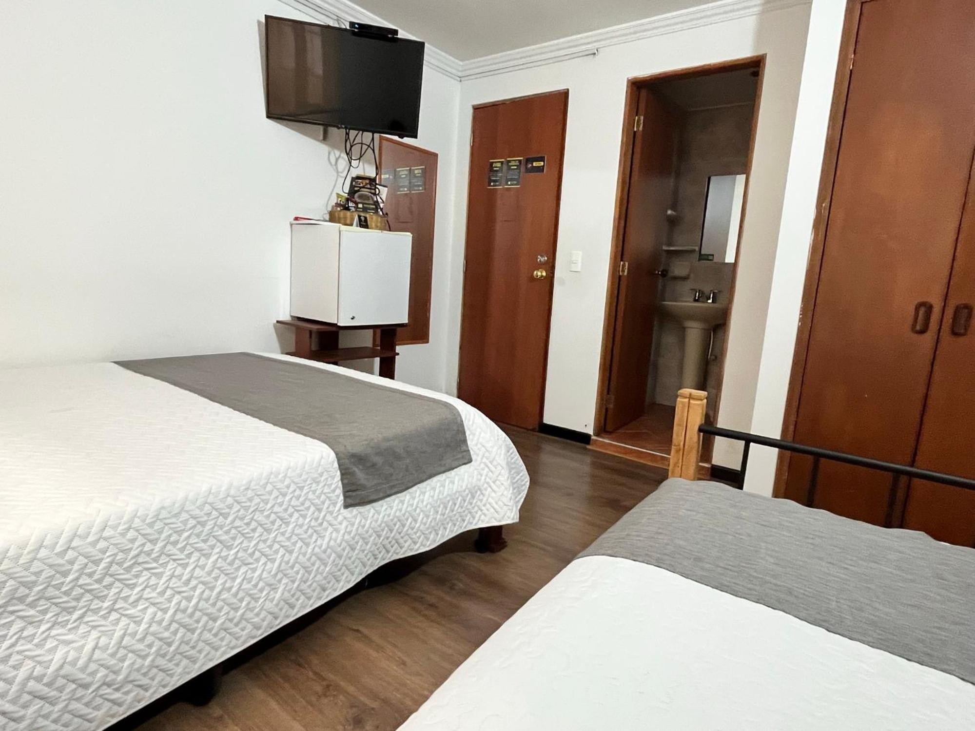 Ayenda 1032 Titas House Hotel Bogota Luaran gambar
